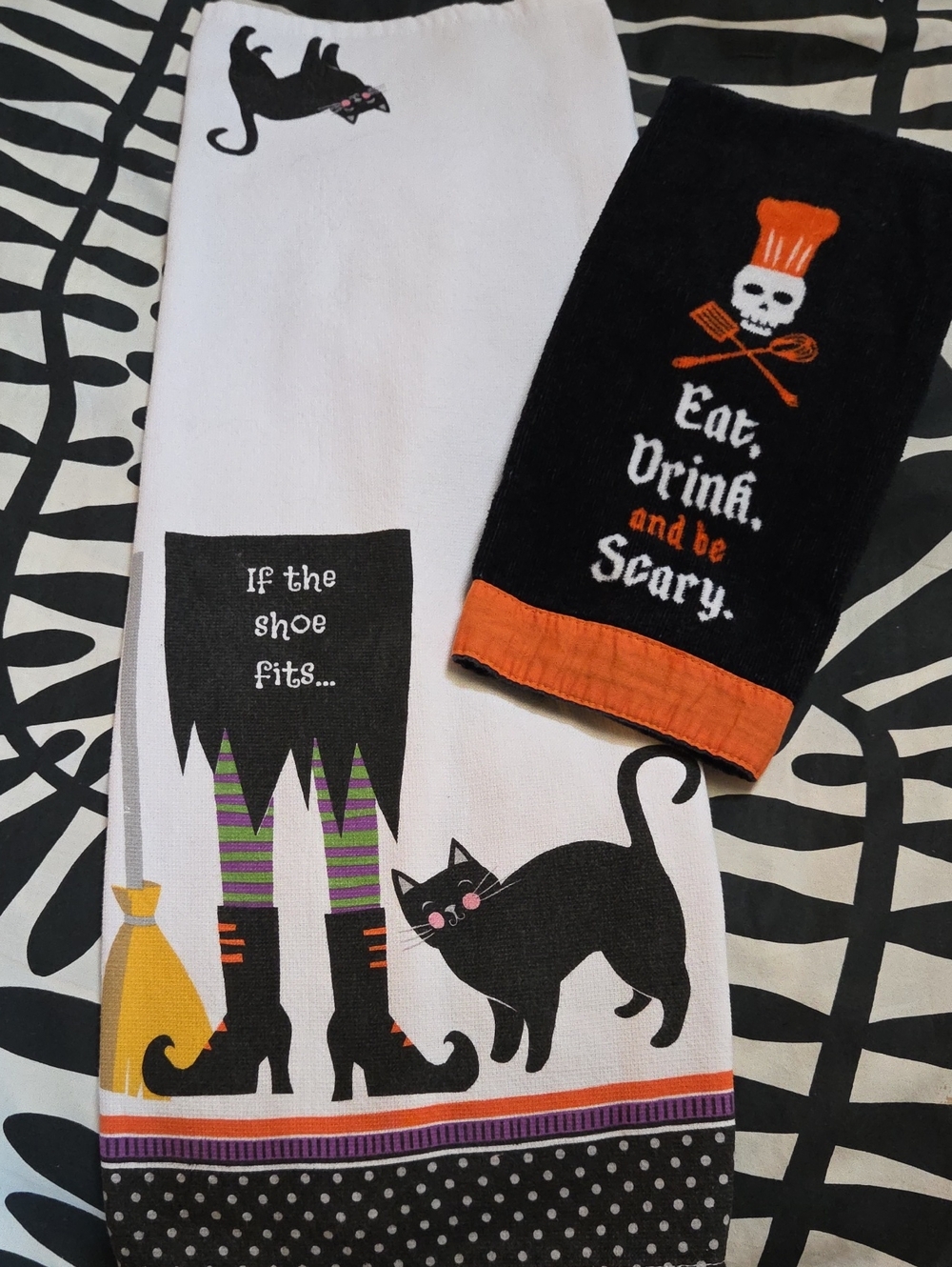 Eat, Drink & Be Scary Halloween Kitchen Towel Set - Black & Orange